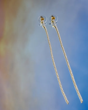 在素材輪播內開啟圖片，Single Line Earrings
